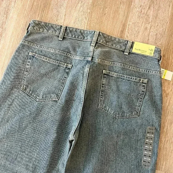 Mens NWT Van Heusen Classic Fit Jeans - 40x32 - Picture 5 of 9